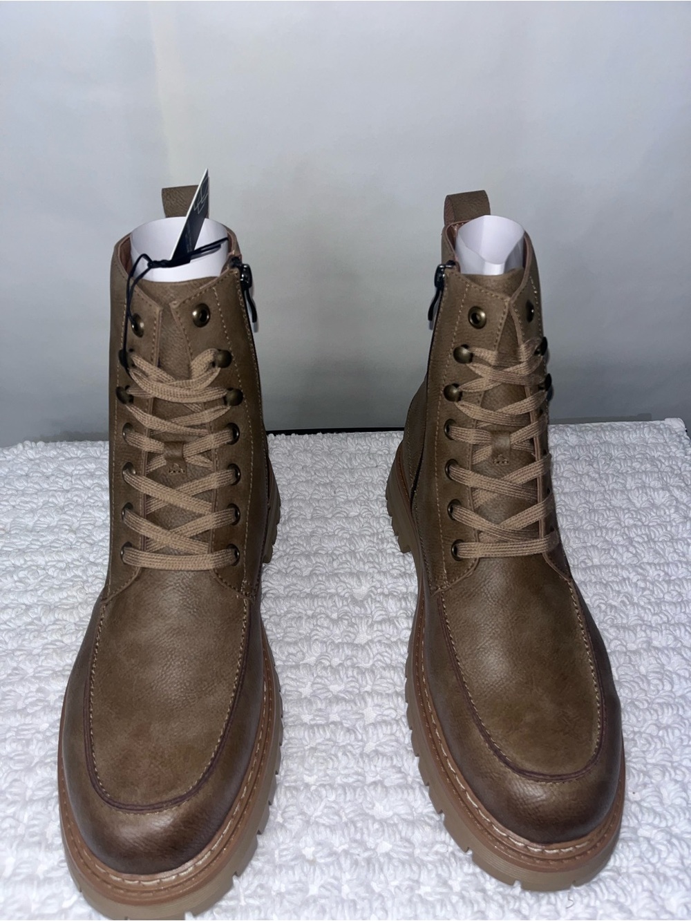 Men's Lace-Up Side-Zip Boots in Olive/Tan